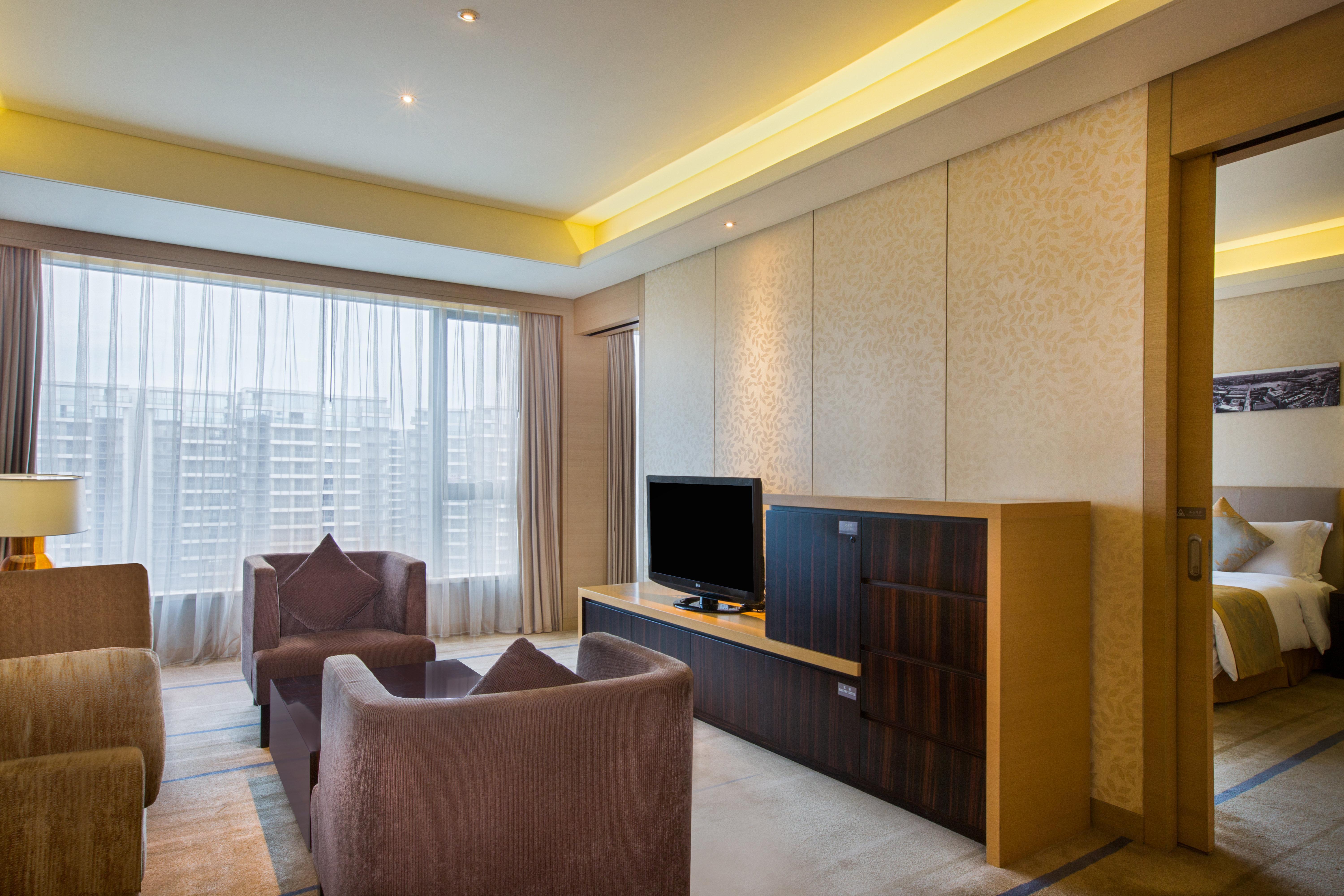 Crowne Plaza Guangzhou Huadu, An Ihg Hotel - Free Shuttle Bus To Baiyun Airport Гуанчжоу Экстерьер фото